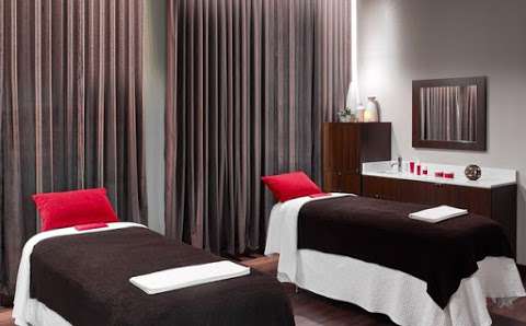 Jobs in The Red Door Salon & Spa at The Garden City Hotel - reviews